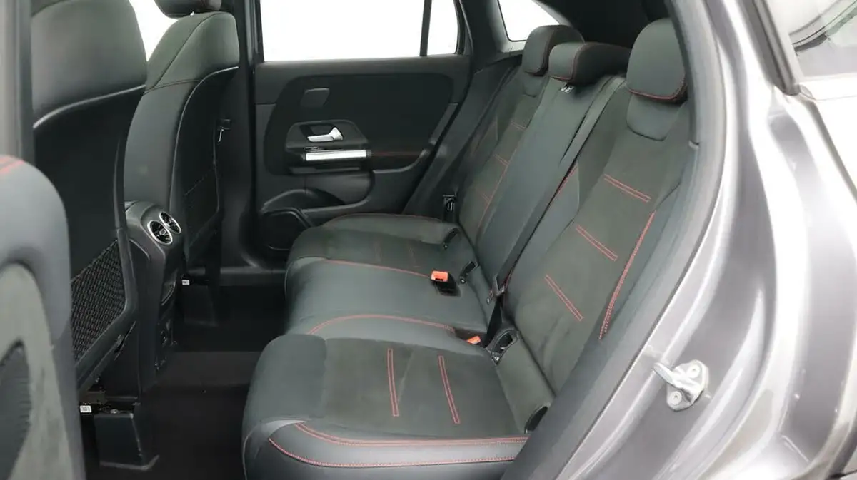 2021-mercedes-benz-gla-class-13-gla-180-amg-line-premium-plus-1332cc-big-16