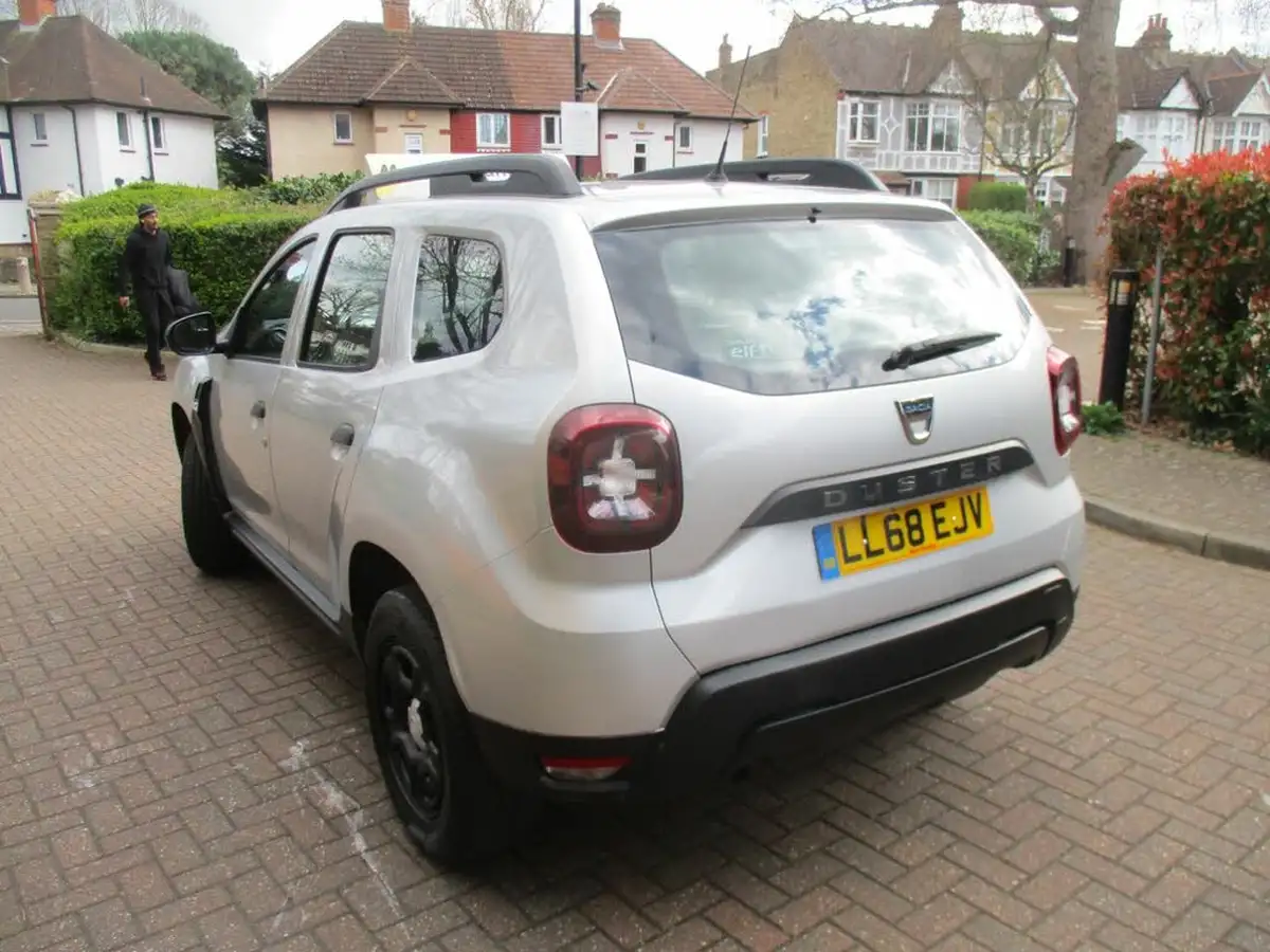 2018-dacia-duster-16-sce-essential-big-5