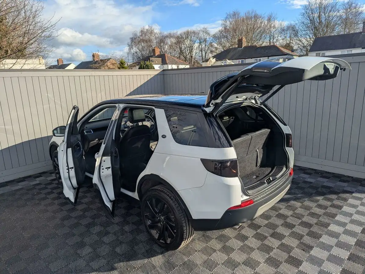 2017-land-rover-discovery-sport-20sd4-hse-black-big-19