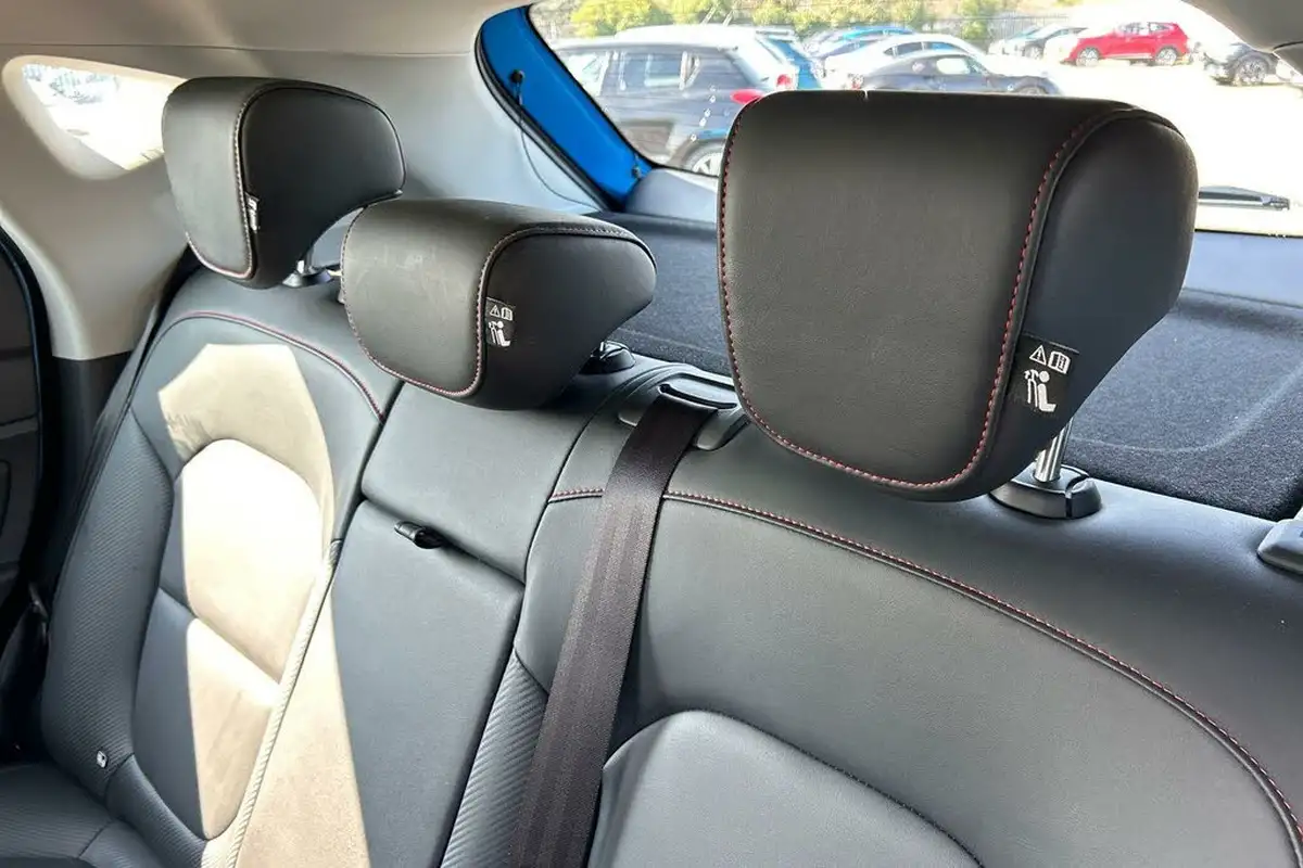 2022-mg-zs-suv-e-trophy-ev-156ps-long-range-big-18