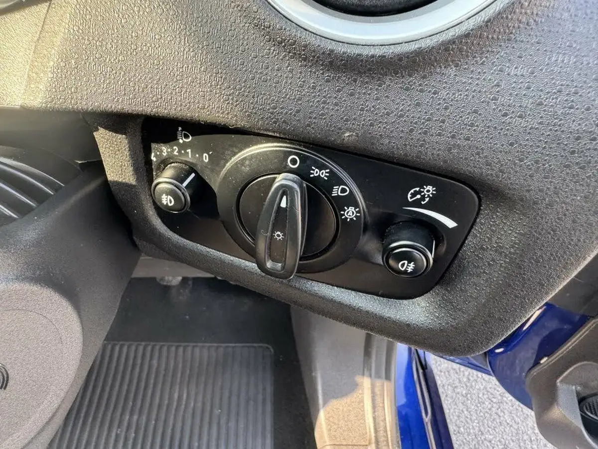 2017-ford-fiesta-10t-titanium-125ps-ecoboost-ss-3d-big-36