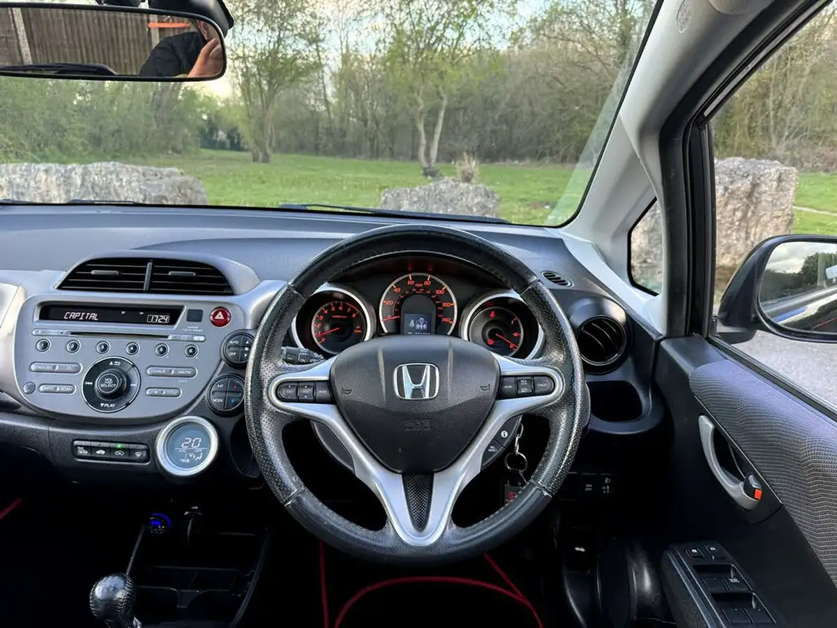 2009-honda-jazz-14-ex-big-5