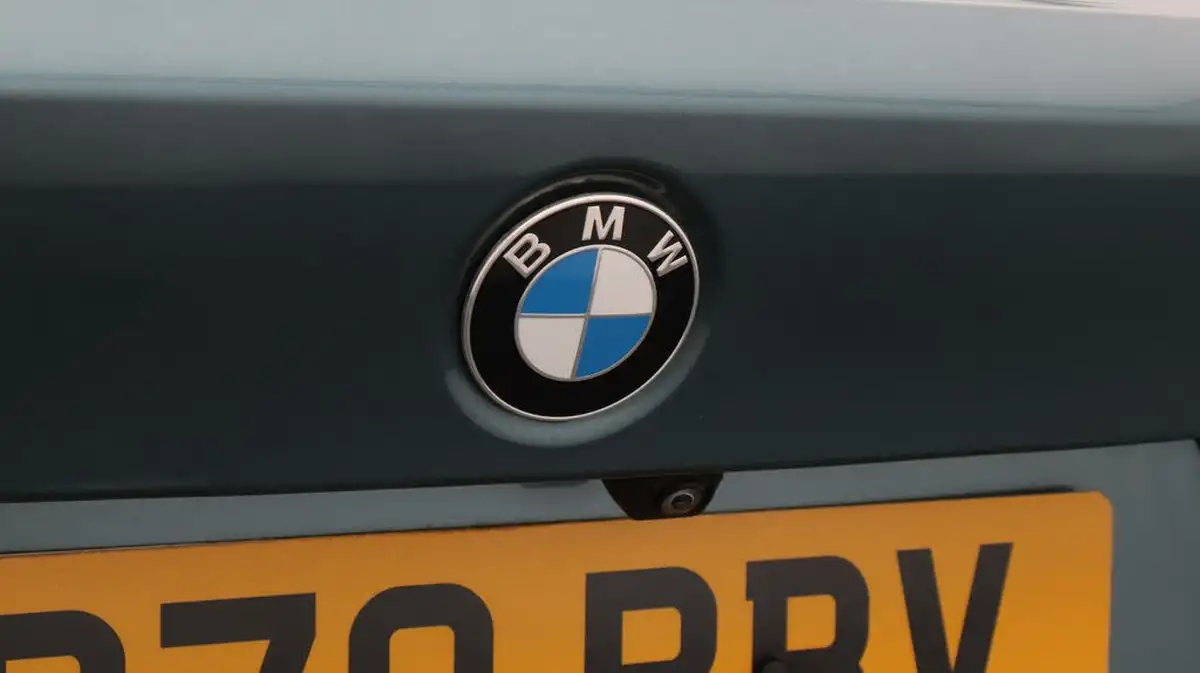 2020-bmw-3-series-20-330e-se-pro-saloon-4d-big-20