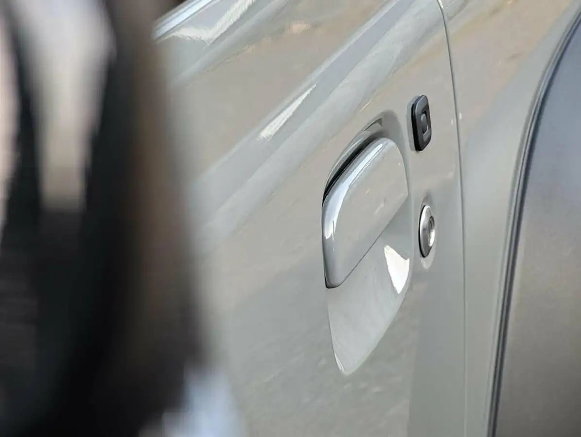 2024-suzuki-jimny-15-light-commercial-allgrip-big-11