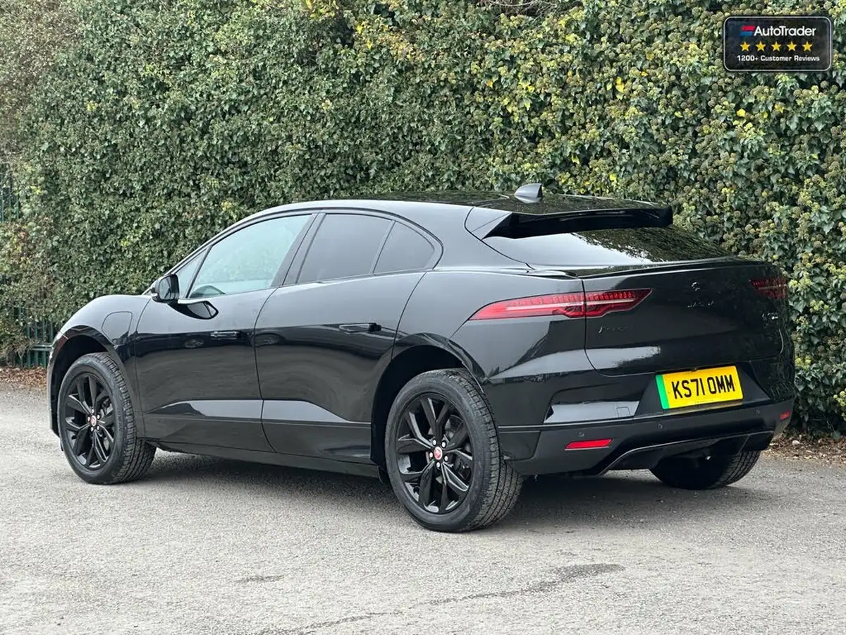 2022-jaguar-i-pace-ev400-black-big-37