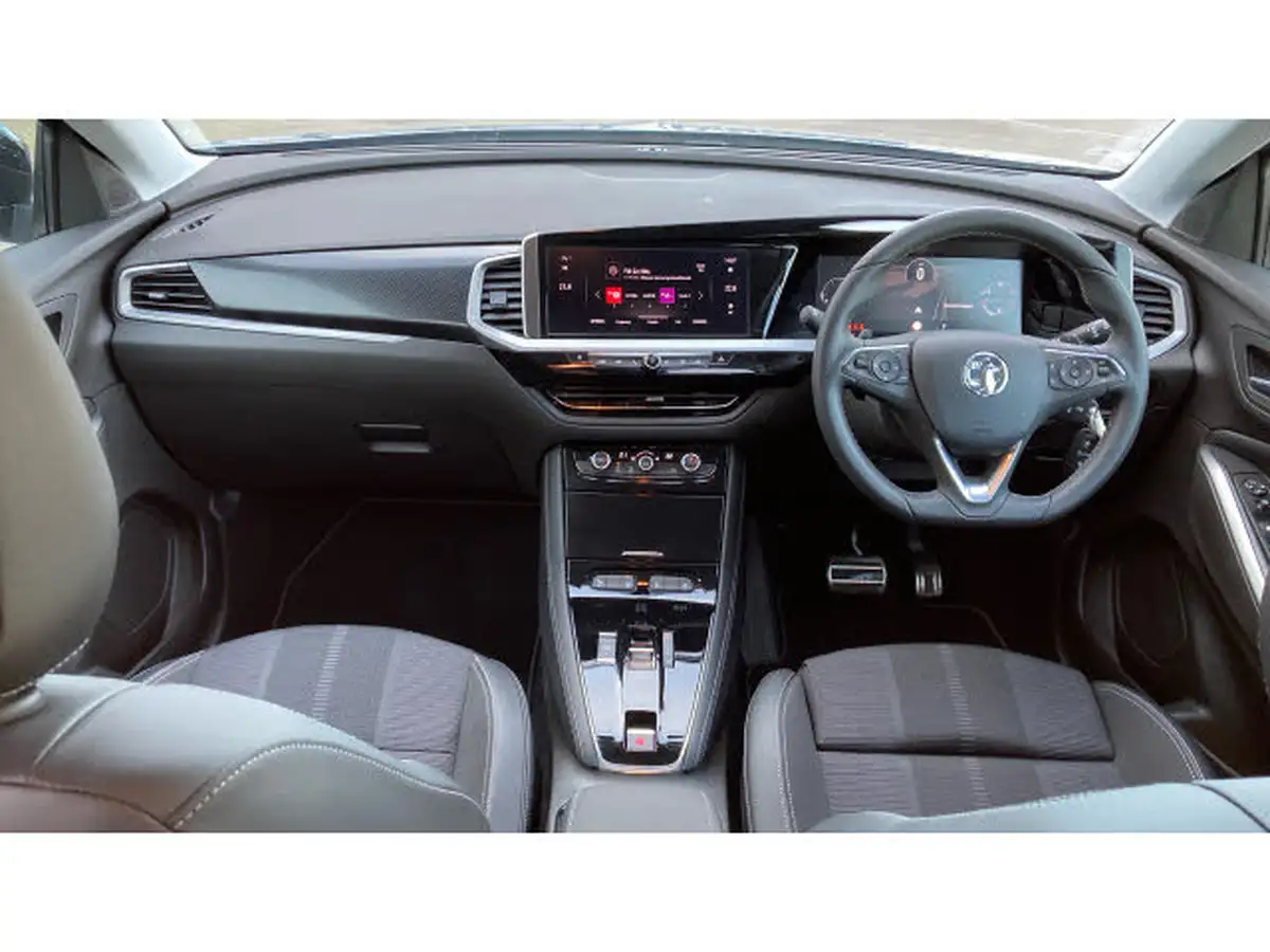 2024-vauxhall-grandland-12-gs-130ps-auto-big-9