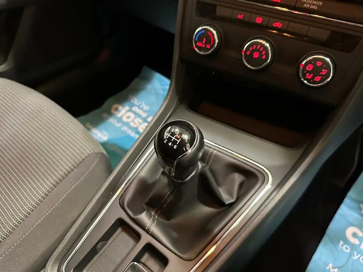 2019-seat-leon-15-tsi-evo-se-dynamic-hatchback-big-14