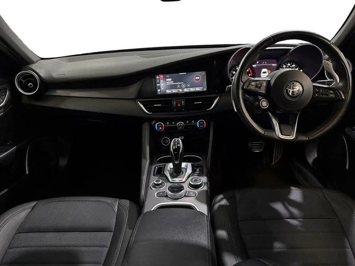 2022-alfa-romeo-giulia-20-sprint-197bhp-big-9