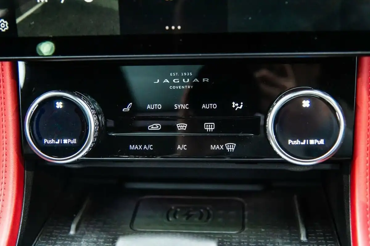 2021-jaguar-f-pace-50-v8-svr-big-54