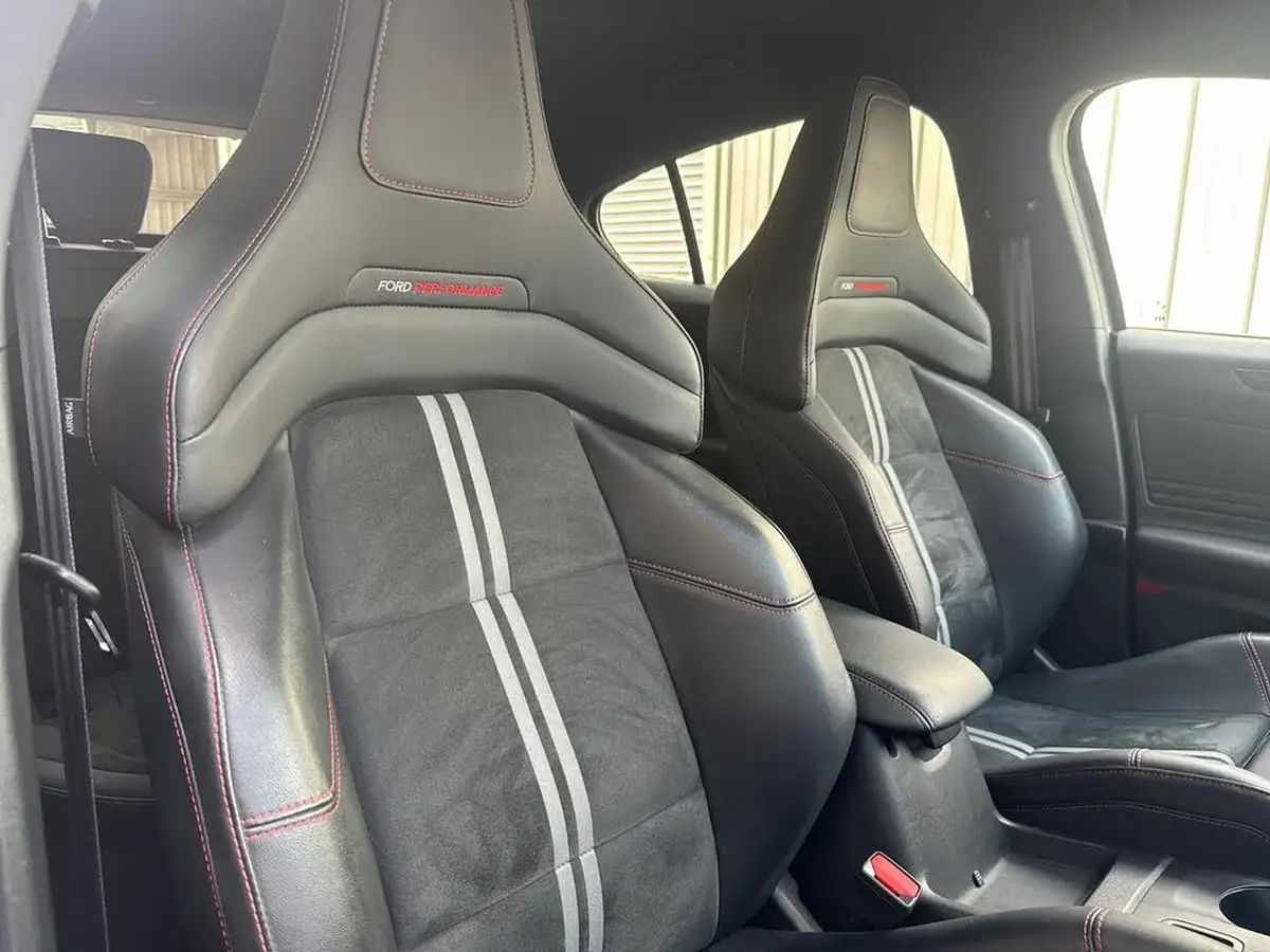 2022-ford-focus-23t-st-hatchback-auto-big-11