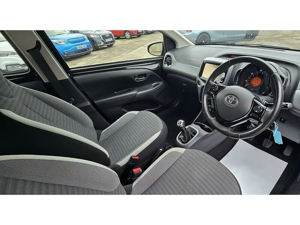 2019-toyota-aygo-10-vvt-i-x-play-big-10