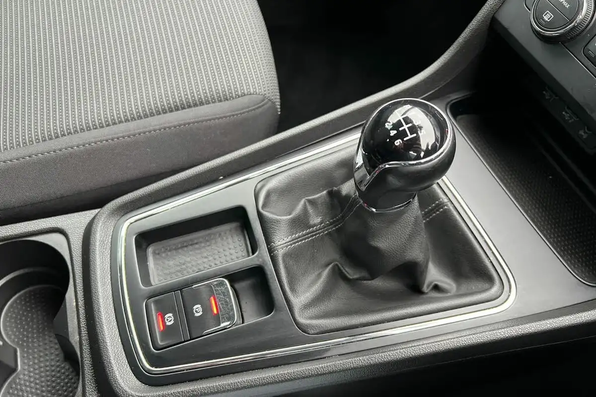 2018-seat-leon-10-tsi-se-dynamic-hatchback-big-11