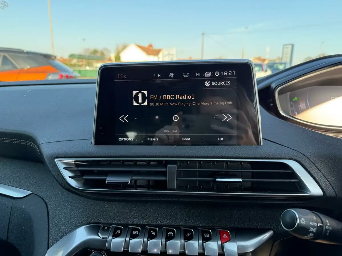 2019-peugeot-5008-suv-15-bluehdi-gt-line-eat8-big-42