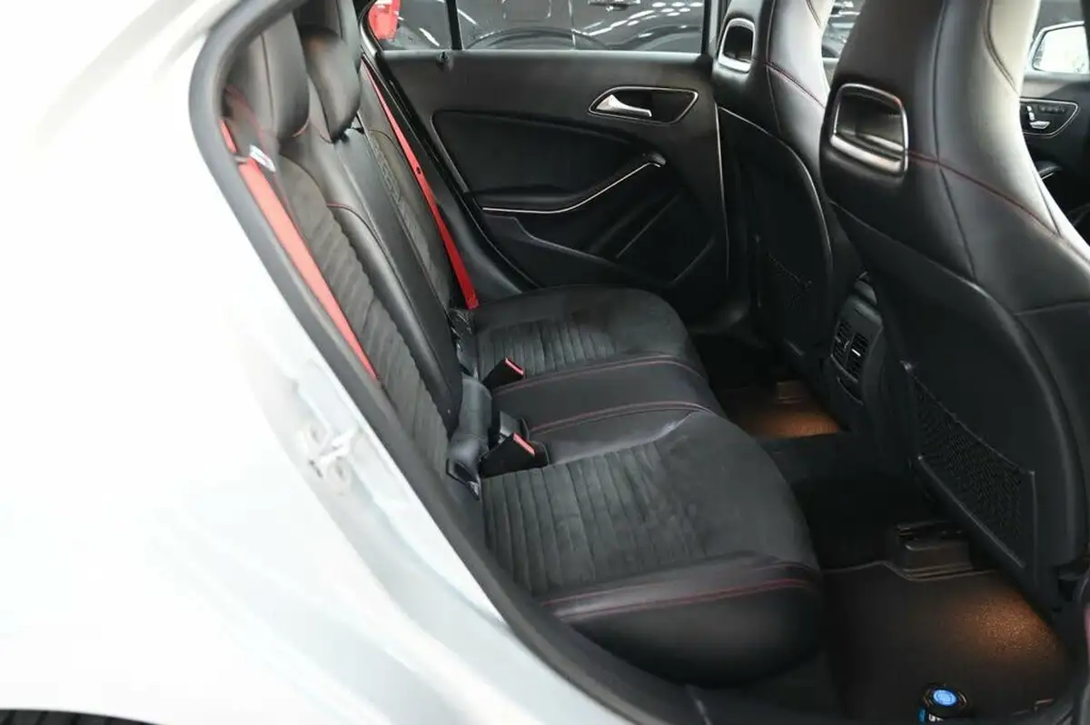2016-mercedes-benz-a-class-20-a250-amg-premiumss-7g-dct-big-14