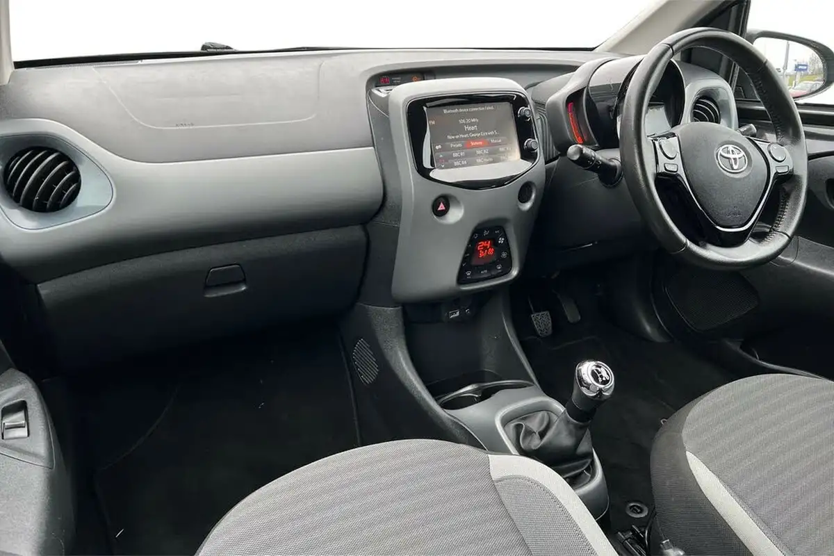 2018-toyota-aygo-10-vvt-i-x-plore-big-1