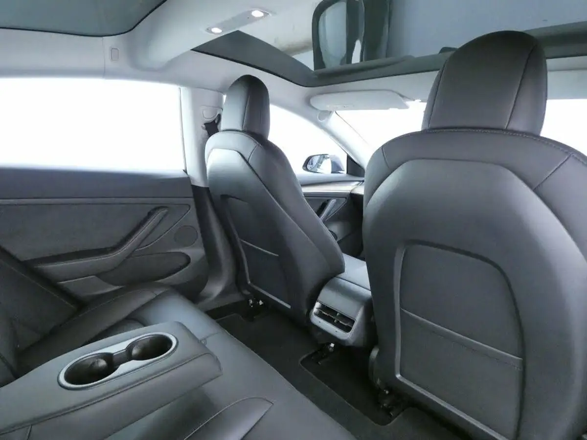 2021-tesla-model-3-e-long-range-awd-big-17