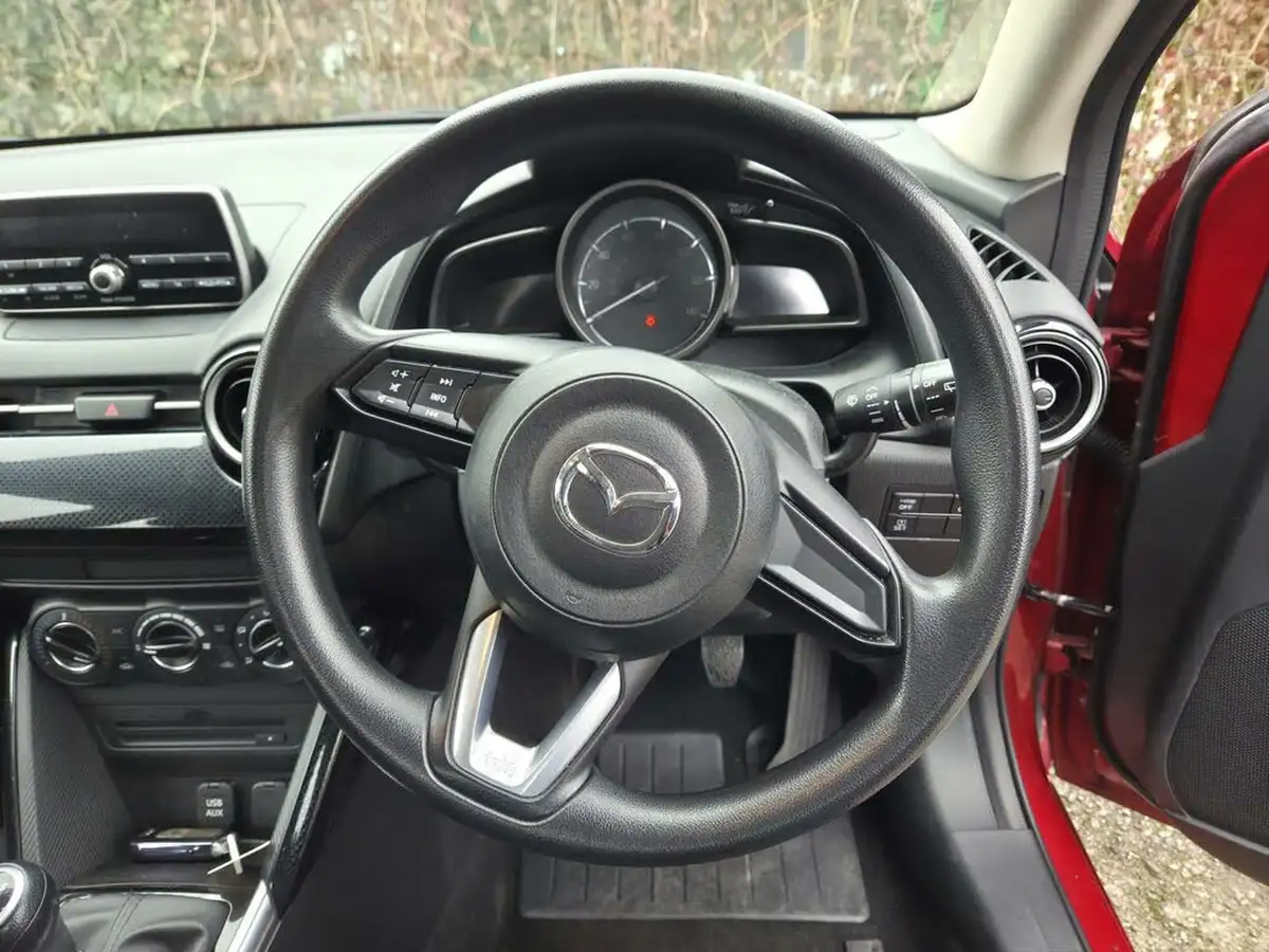 2018-mazda-mazda2-15-se-big-9