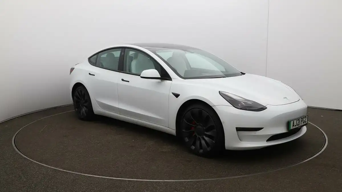 2021-tesla-model-3-e-performance-4x4-big-42