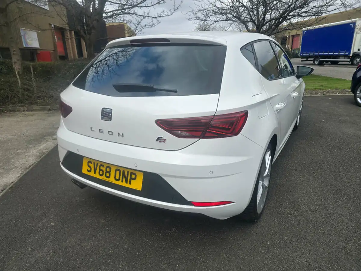 2018-seat-leon-14-tsi-fr-technology-hatchback-5d-big-9