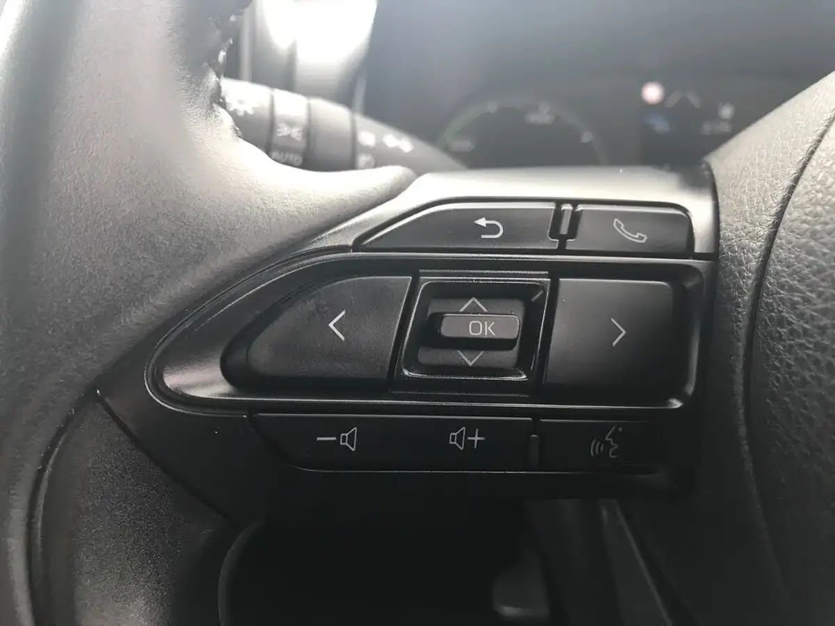 2022-mazda-mazda2-15-agile-big-20