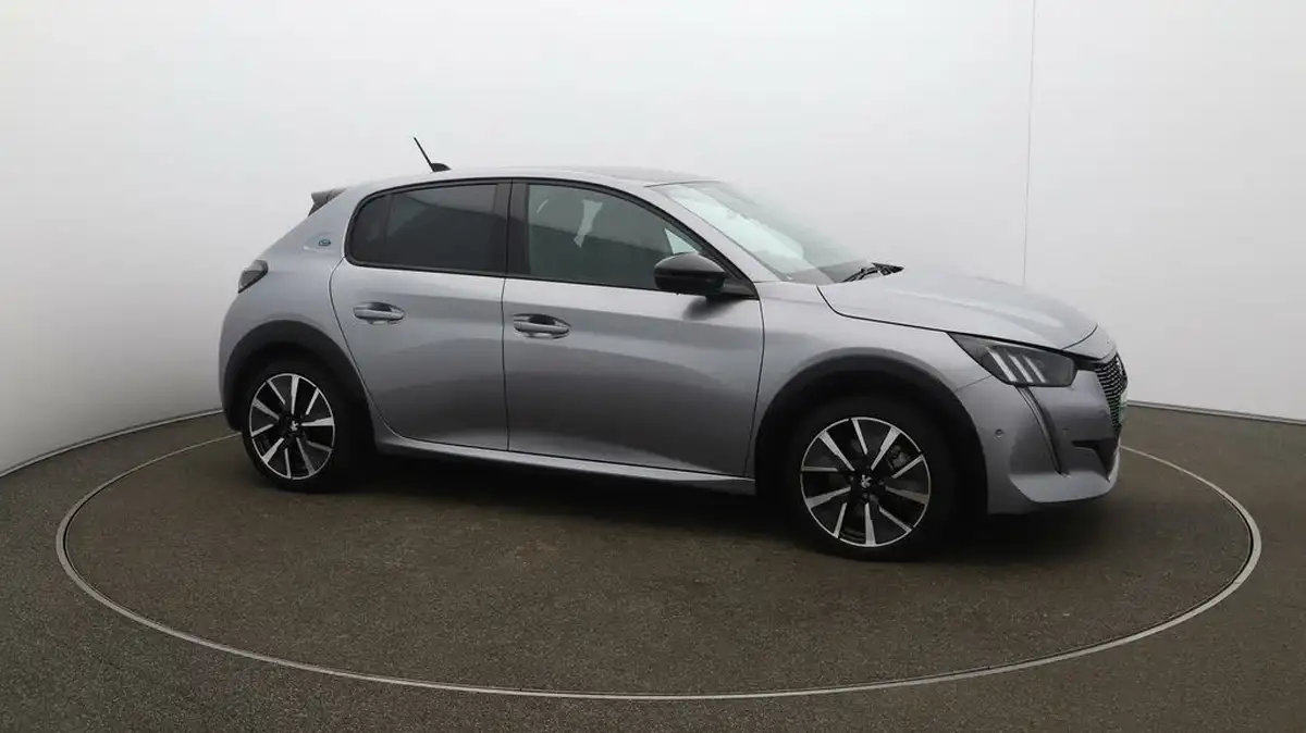 2022-peugeot-208-e-gt-136ps-50kwh-big-40