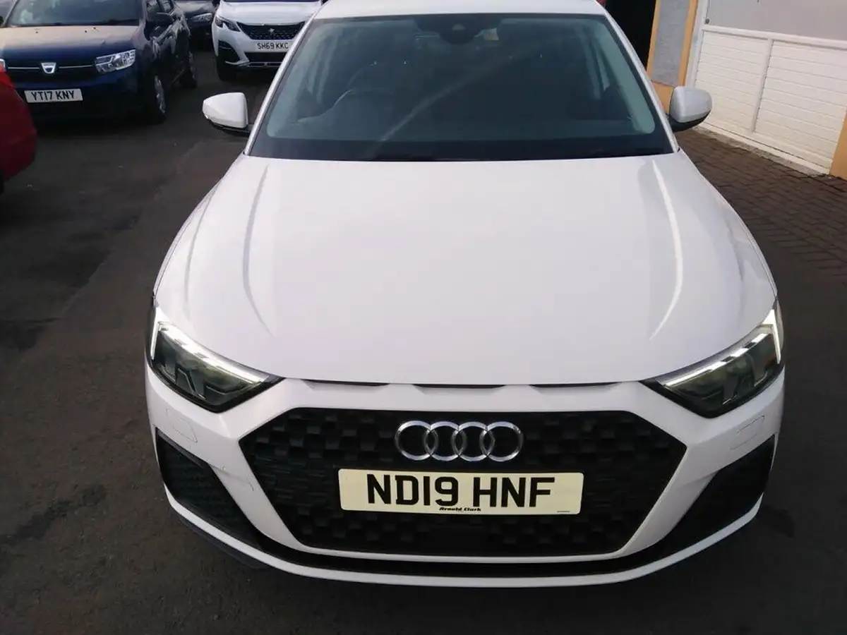 2019-audi-a1-10-30-tfsi-se-big-1