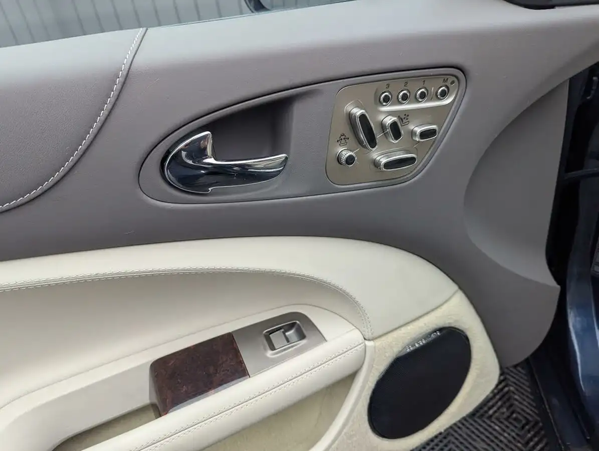 2010-jaguar-xk-50-portfolio-coupe-big-36