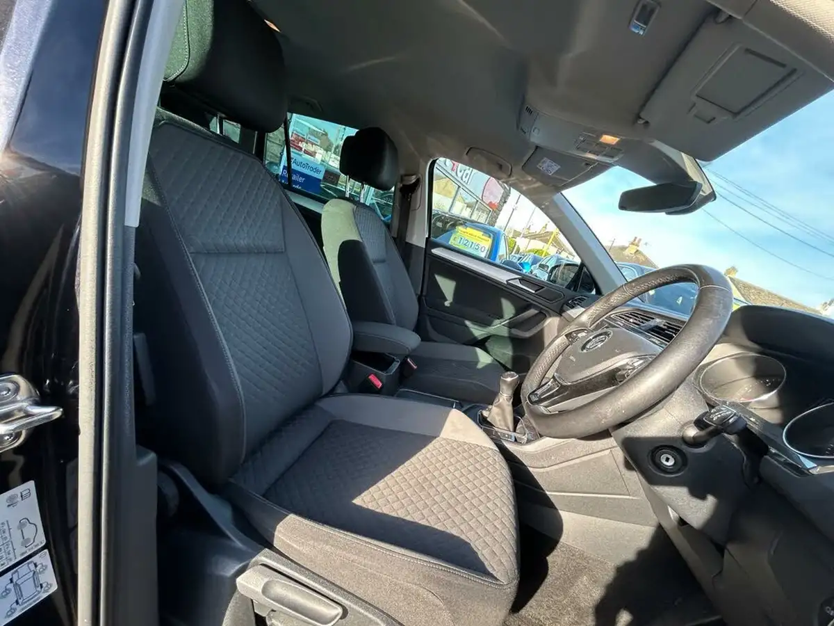 2018-volkswagen-tiguan-20tdi-se-navigation-150ps-scr-big-10