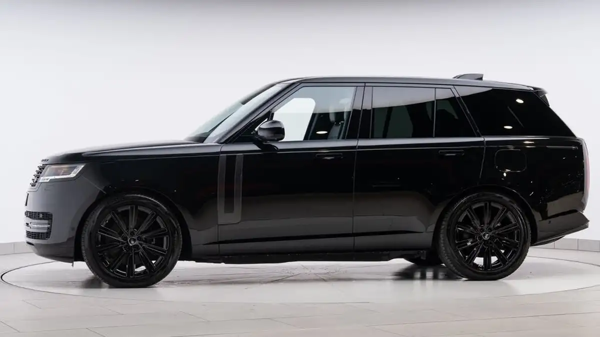 2022-land-rover-range-rover-30-p440e-hse-big-4