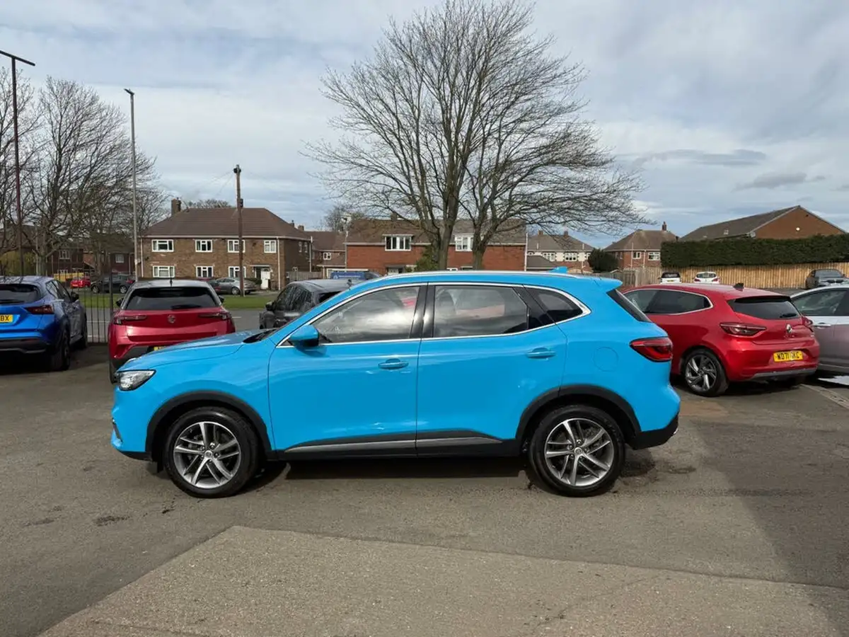 2023-mg-hs-15t-gdi-excite-162ps-big-6
