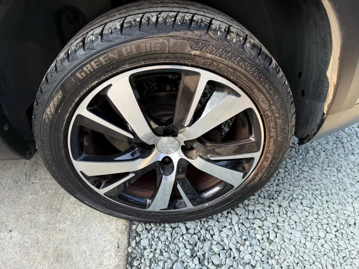 2019-peugeot-2008-suv-12-puretech-gt-line-110bhp-eat6-big-32