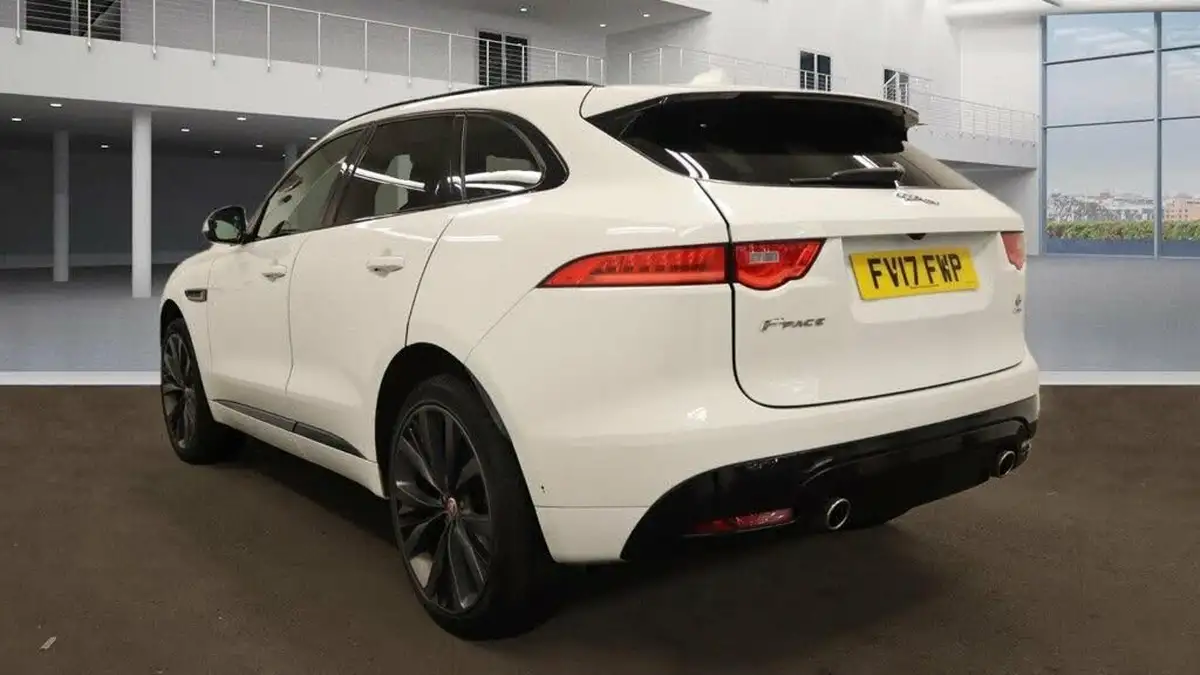2017-jaguar-f-pace-30td-s-ss-big-6