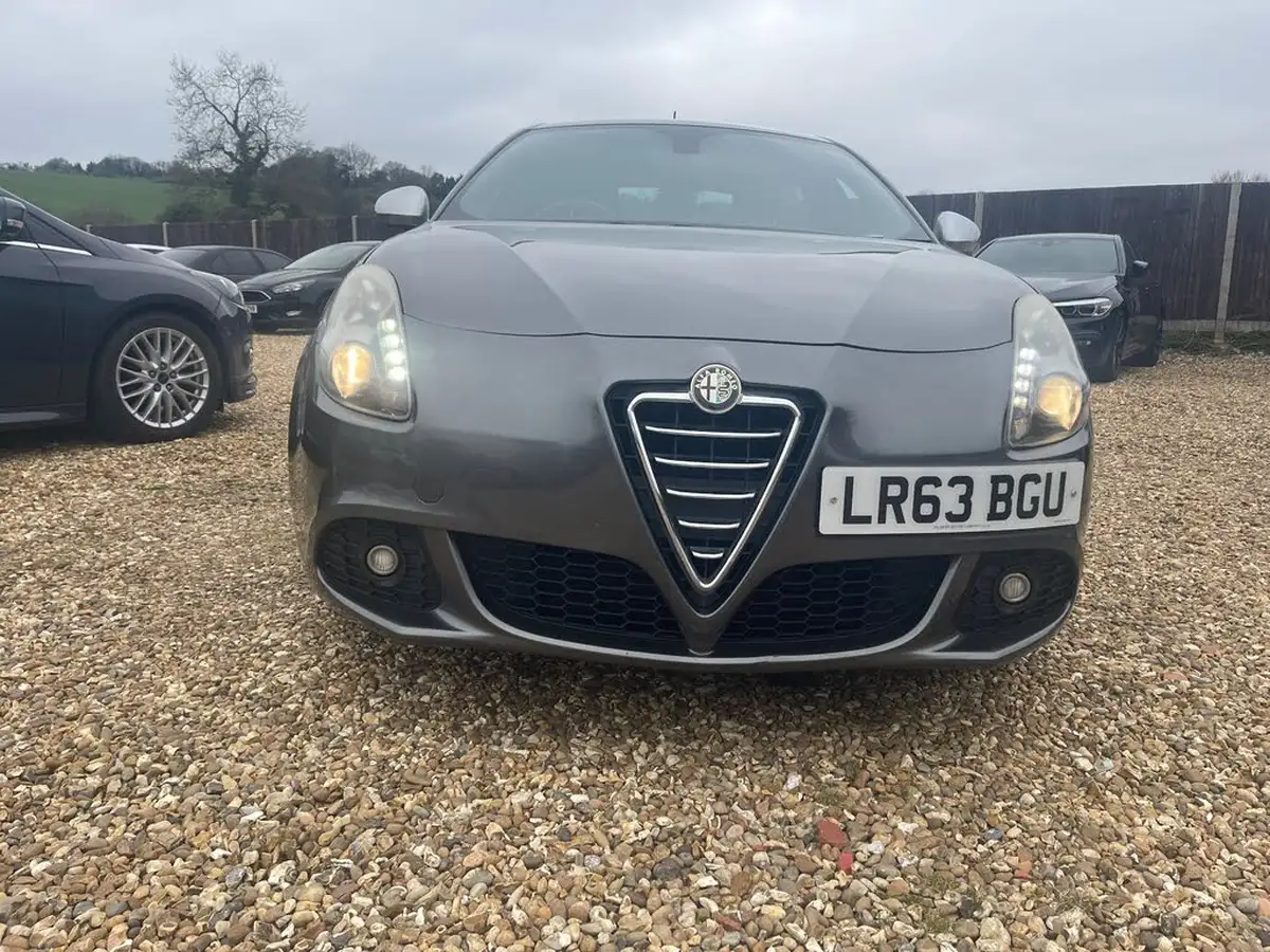 2013-alfa-romeo-giulietta-14-sportiva-big-27