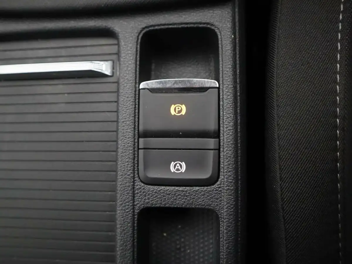 2020-skoda-octavia-10-tsi-se-technology-109ps-estate-big-30