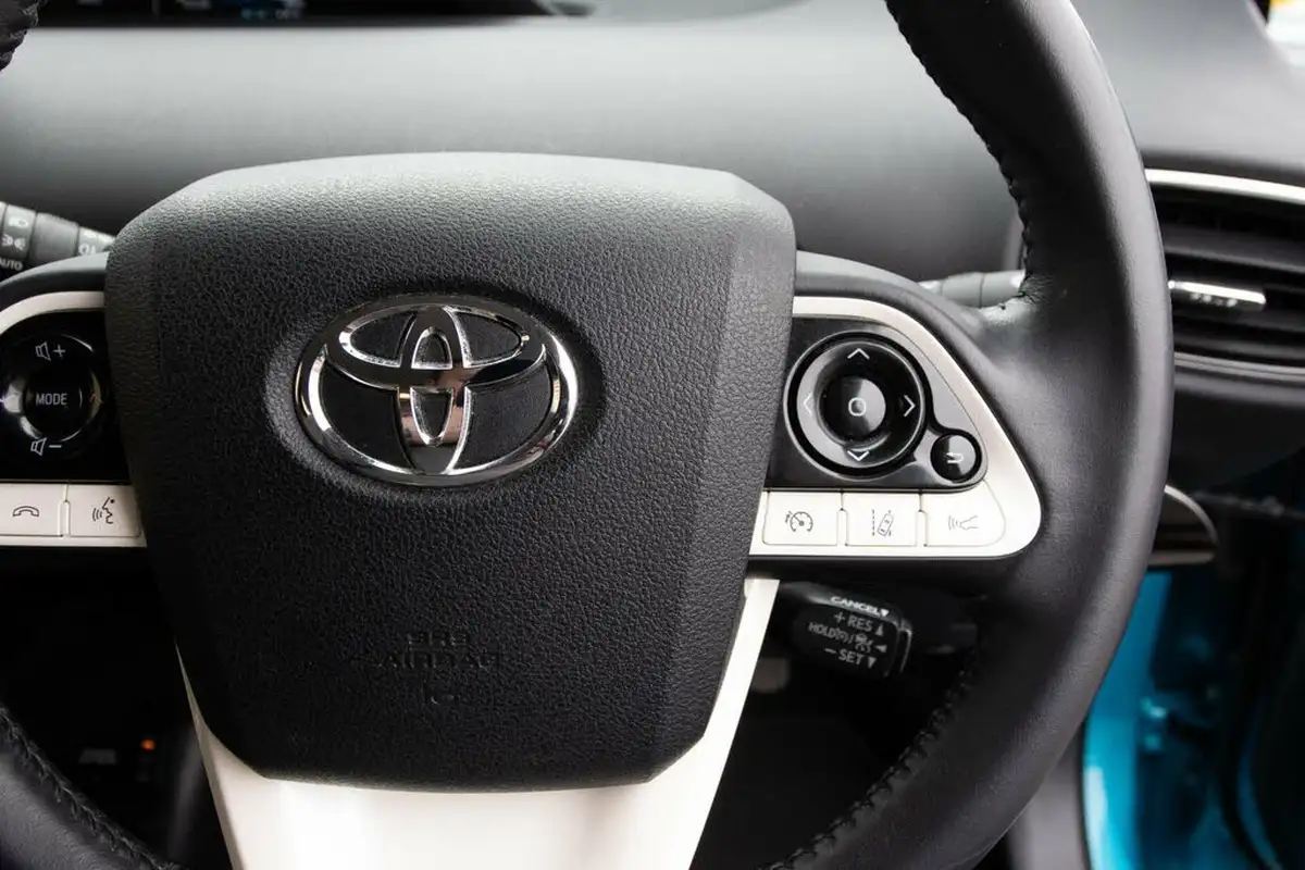 2017-toyota-prius-18-vvt-i-business-edition-plus-solar-roof-big-21
