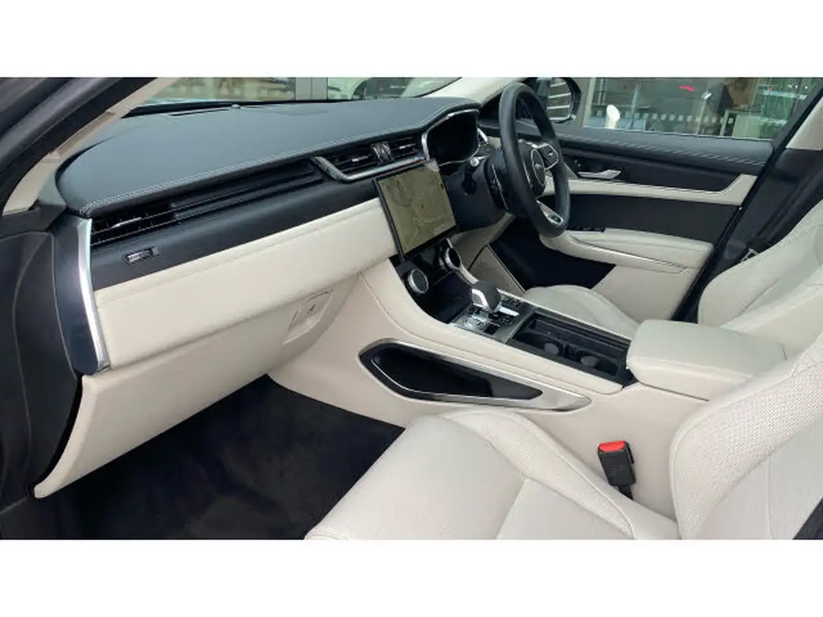 2022-jaguar-f-pace-20-d200-r-dynamic-hse-big-56