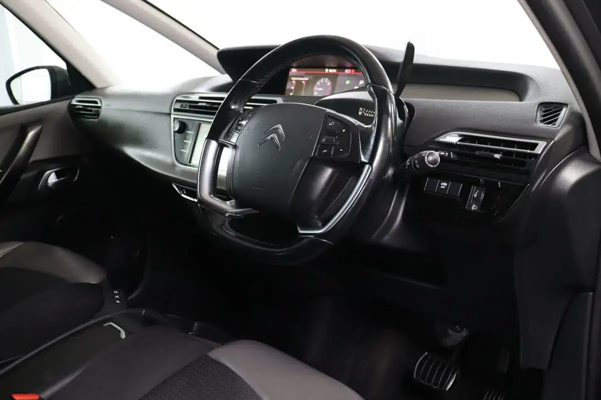2017-citroen-grand-c4-picasso-16bluehdi-flair-eat6-big-2