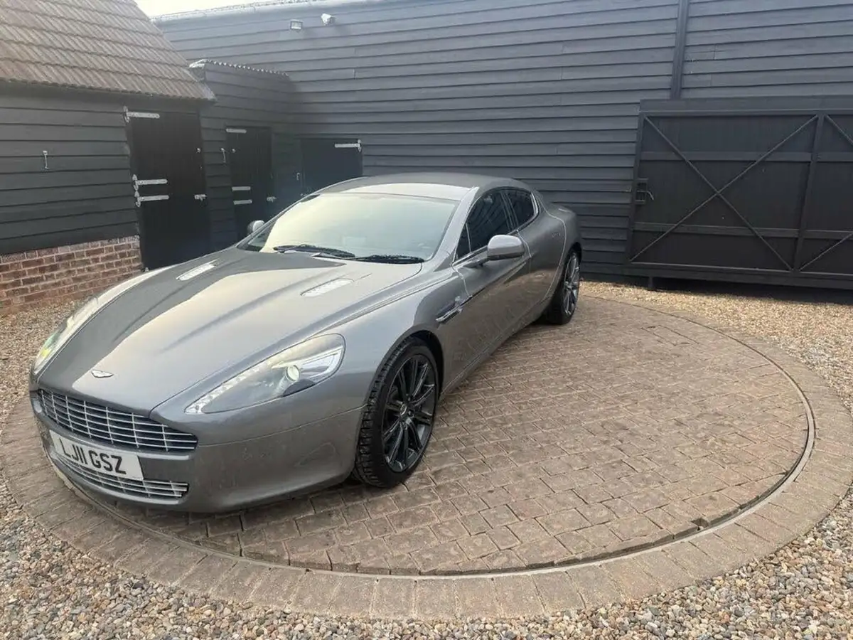 2011-aston-martin-rapide-s-v12-60-big-1