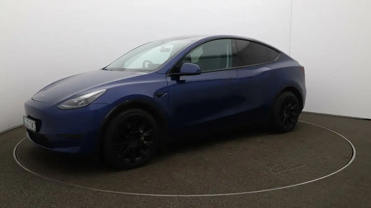 2023-tesla-model-y-e-rwd-big-65