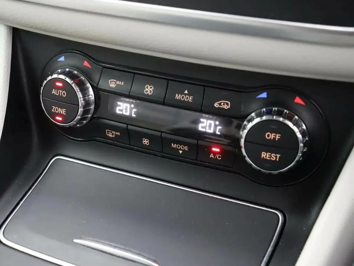 2018-mercedes-benz-gla-class-20-gla-250-sport-211ps-premium-plusss-big-17