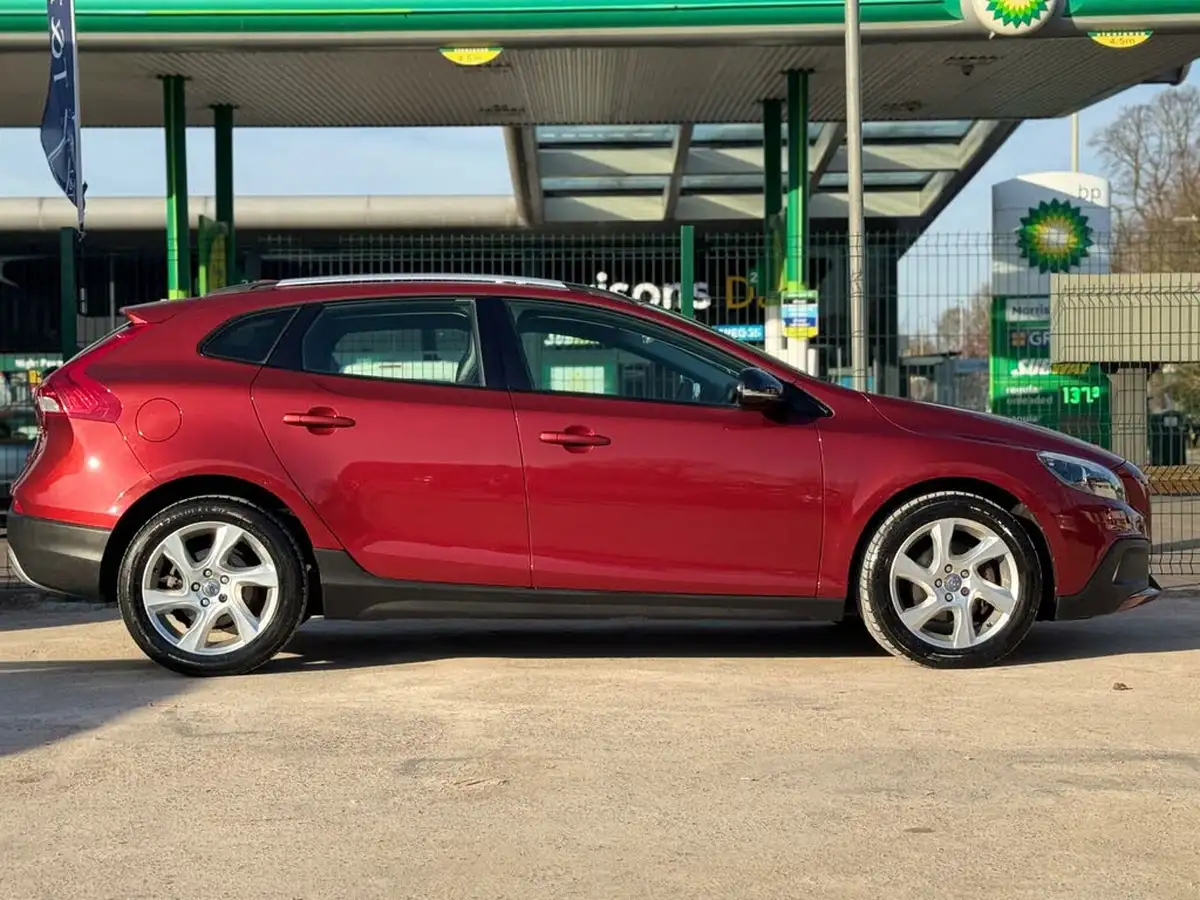 2013-volvo-v40-16td-d2-cross-country-lux-big-11