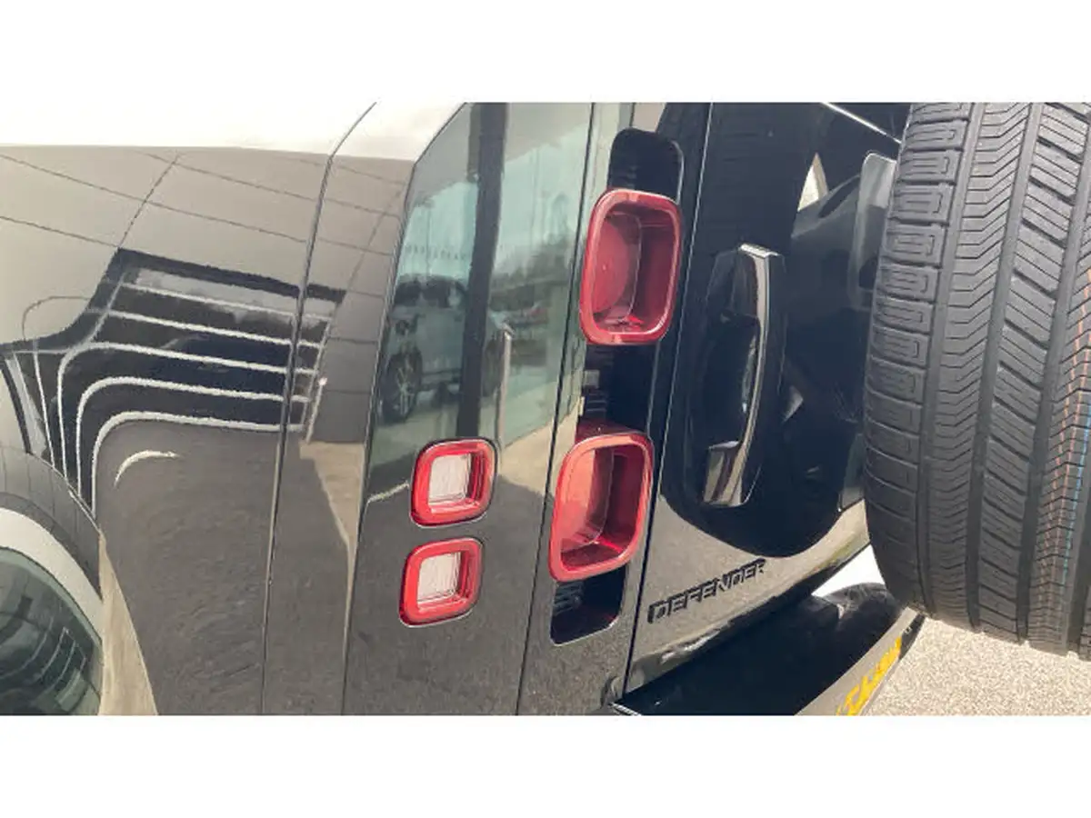 2023-land-rover-110-defender-30-d250-x-dynamic-hse-big-18