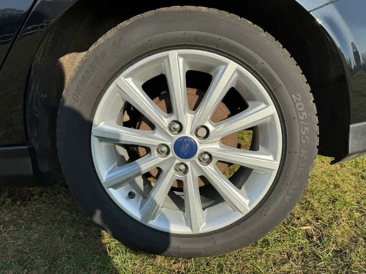 2015-ford-focus-10-titanium-t-125ps-hatchback-big-26