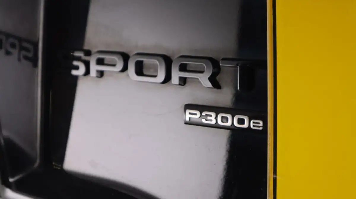 2022-land-rover-discovery-sport-15-p300e-r-dynamic-se-big-20