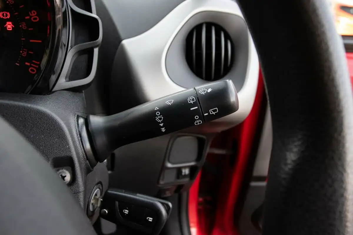 2016-citroen-c1-12-puretech-feel-81ps-5d-big-17