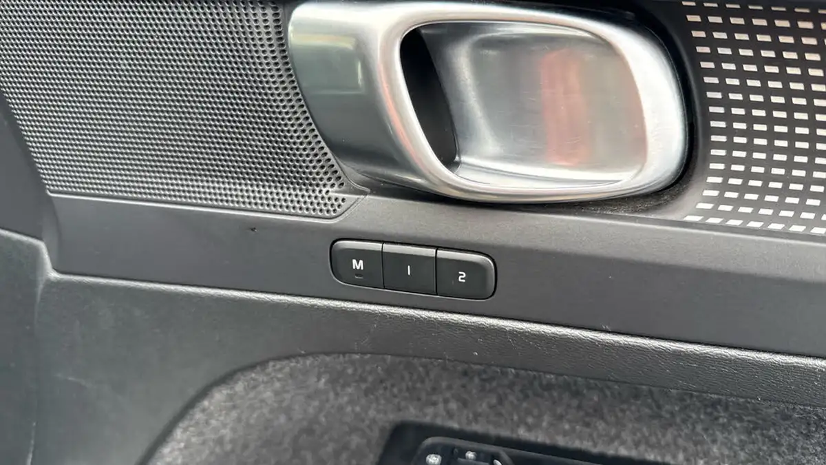 2021-volvo-xc40-e-twin-recharge-plus-big-28