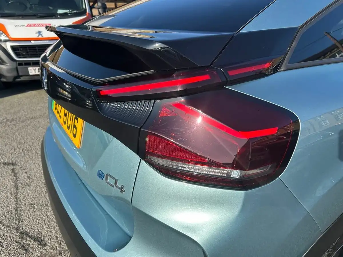 2022-citroen-c4-e-shine-plus-big-22