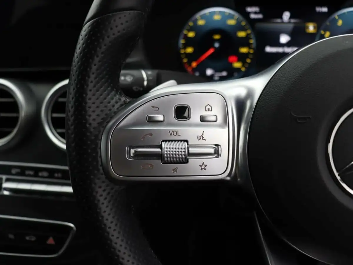 2021-mercedes-benz-c-class-20-c300-amg-line-edition-premium-saloon-4d-big-29