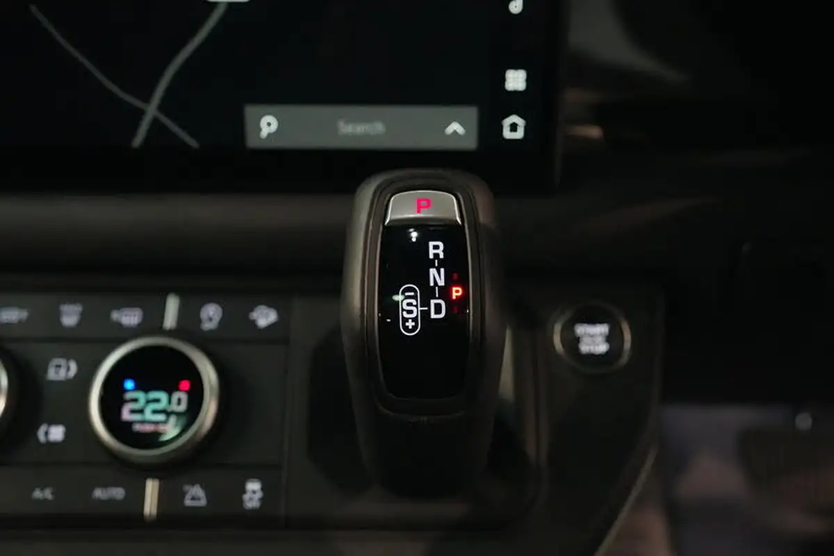 2023-land-rover-110-defender-30-d300-x-dynamic-hse-big-49