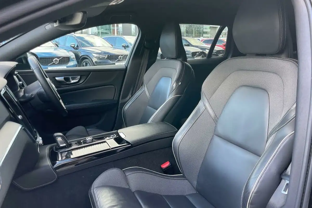 2021-volvo-v60-20-t6-r-design-350bhp-plug-in-hybrid-big-26